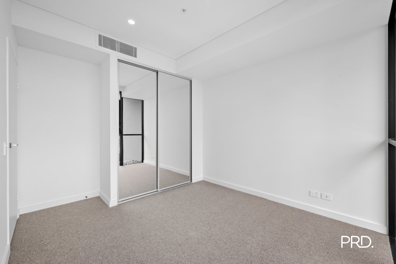 203/4D Retreat Drive Penrith 9