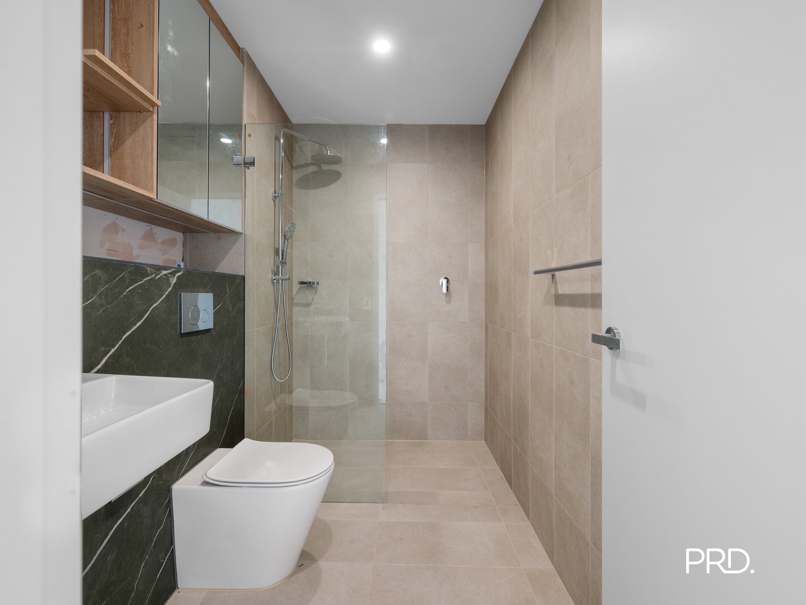 203/4D Retreat Drive Penrith 7