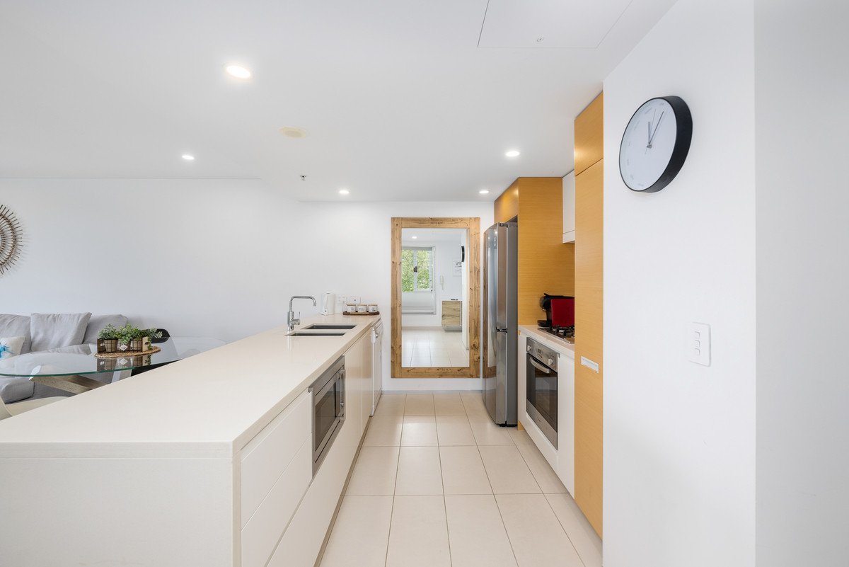 2036/2-14 The Esplanade Burleigh Heads 4