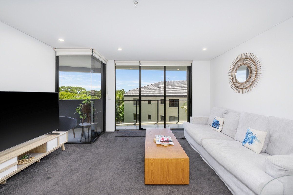 2036/2-14 The Esplanade Burleigh Heads 5