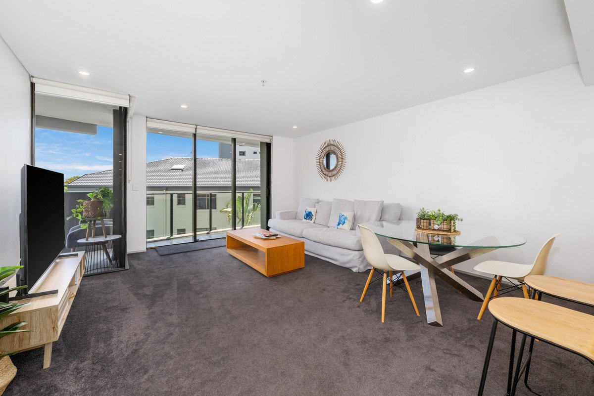 2036/2-14 The Esplanade Burleigh Heads 6