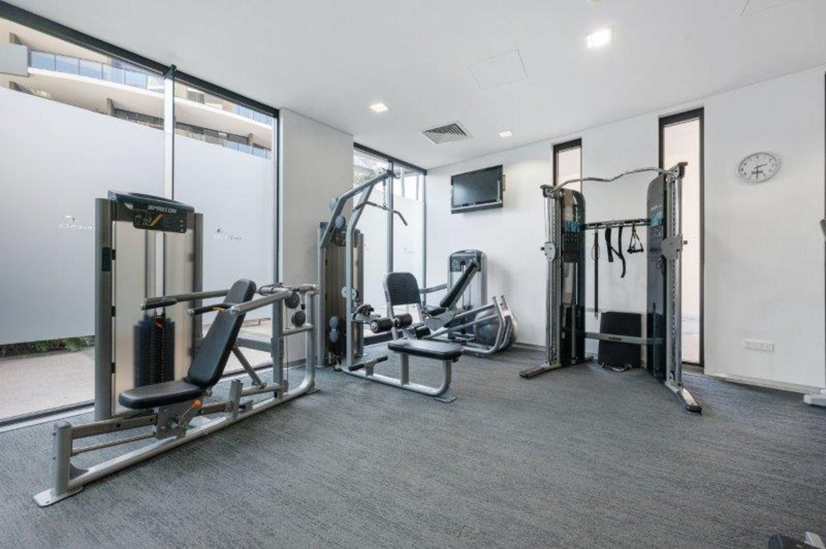 2036/2-14 The Esplanade Burleigh Heads 15