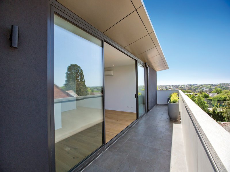Gallery: 203/687 Toorak Road