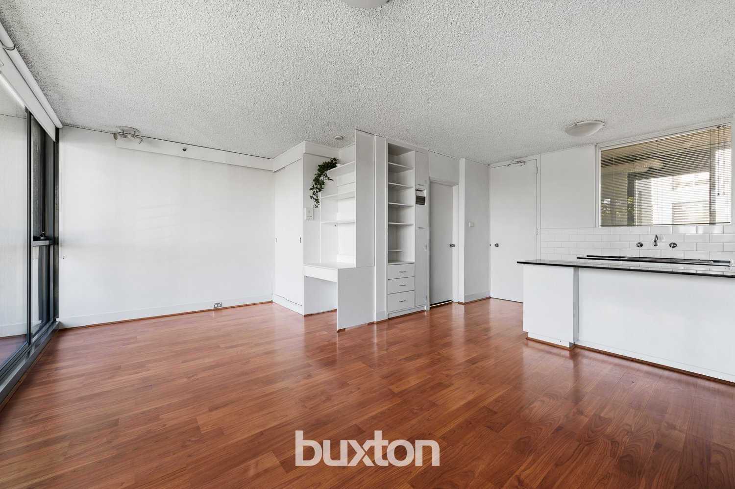 Gallery: 203/81 Queens Road
