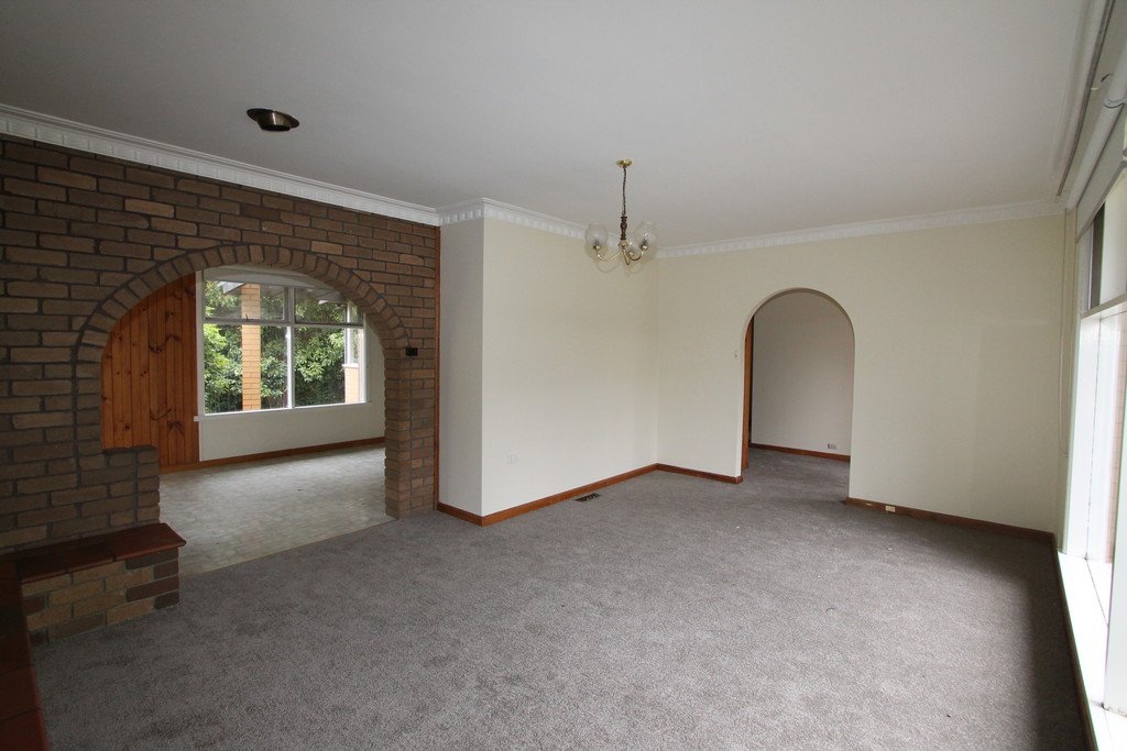 204 Eddy Avenue MOUNT HELEN 4