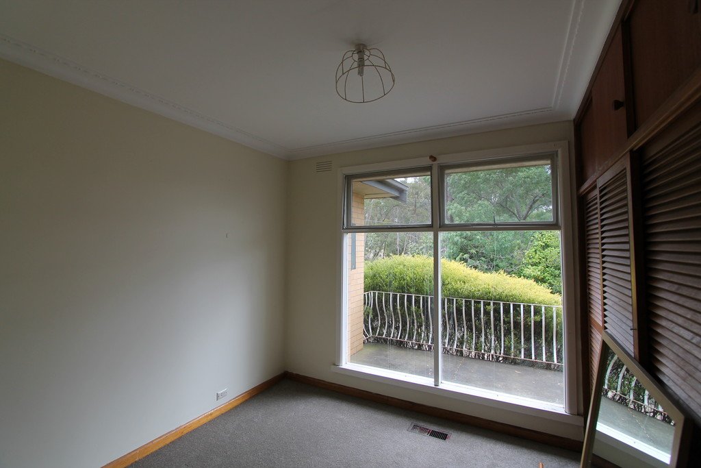 204 Eddy Avenue MOUNT HELEN 8