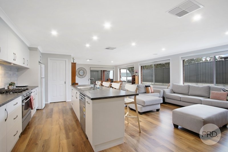 204 Forest Drive THURGOONA 5