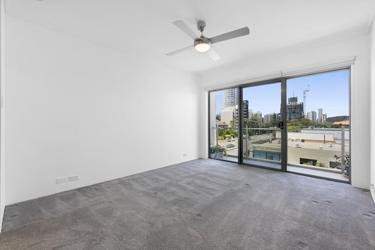 204/1 Toombul Avenue MIAMI 8