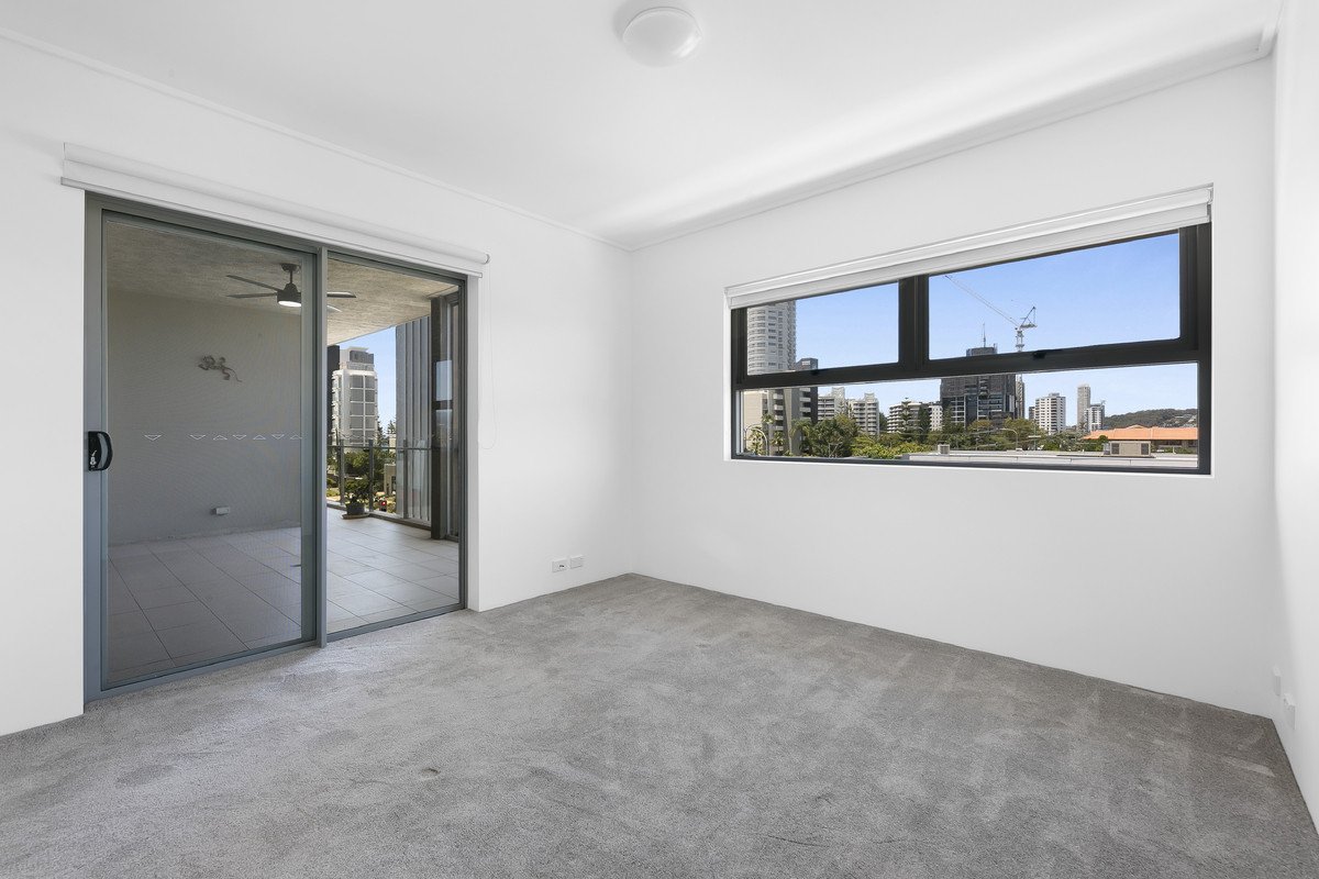 204/1 Toombul Avenue MIAMI 10