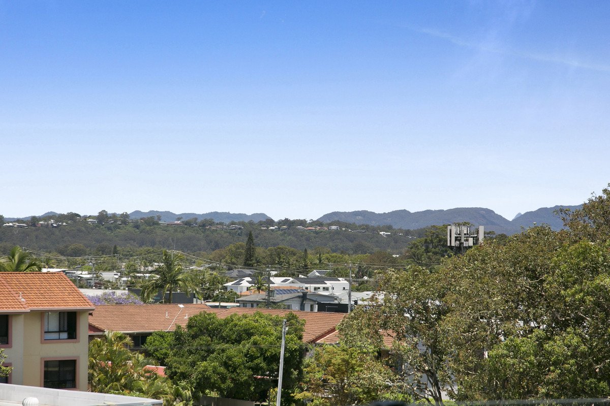 204/1 Toombul Avenue MIAMI 13
