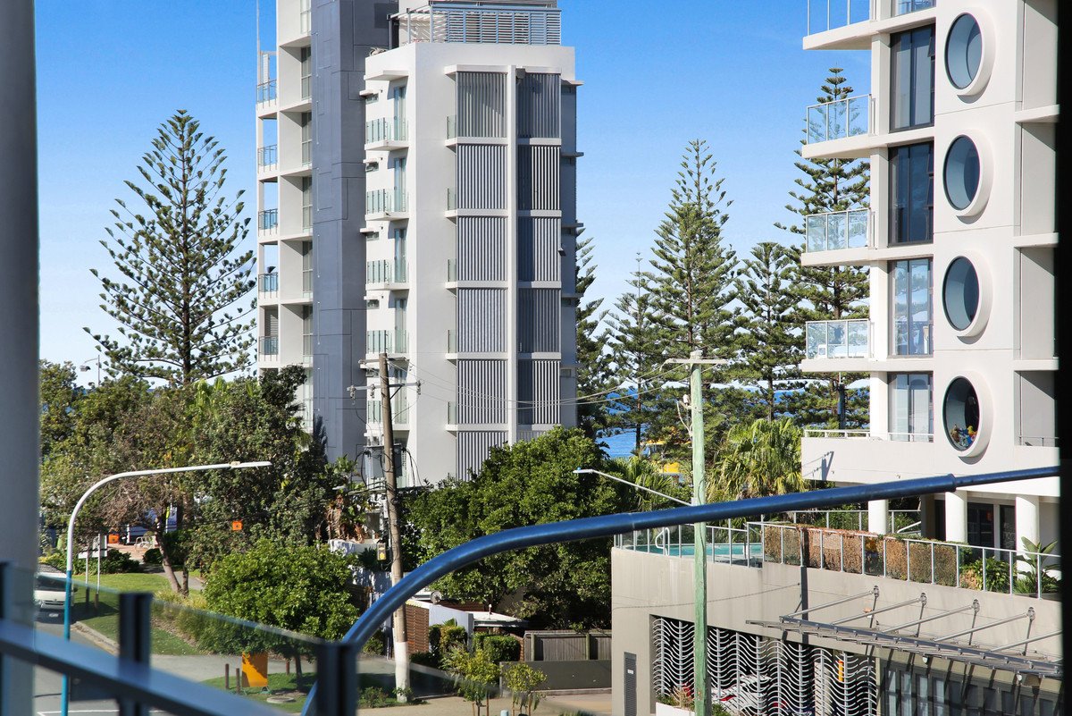 204/1 Toombul Avenue MIAMI 5