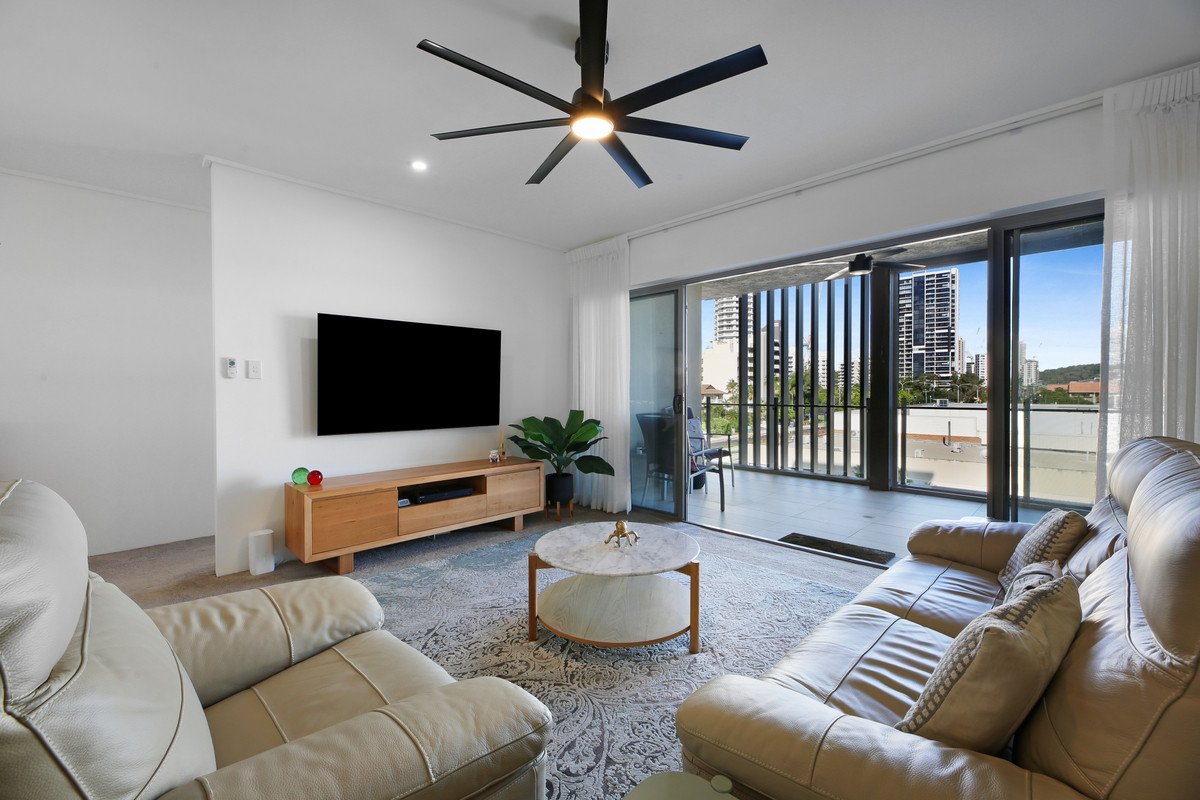 204/1 Toombul Avenue MIAMI 8