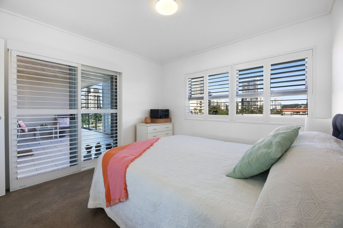 204/1 Toombul Avenue MIAMI 10