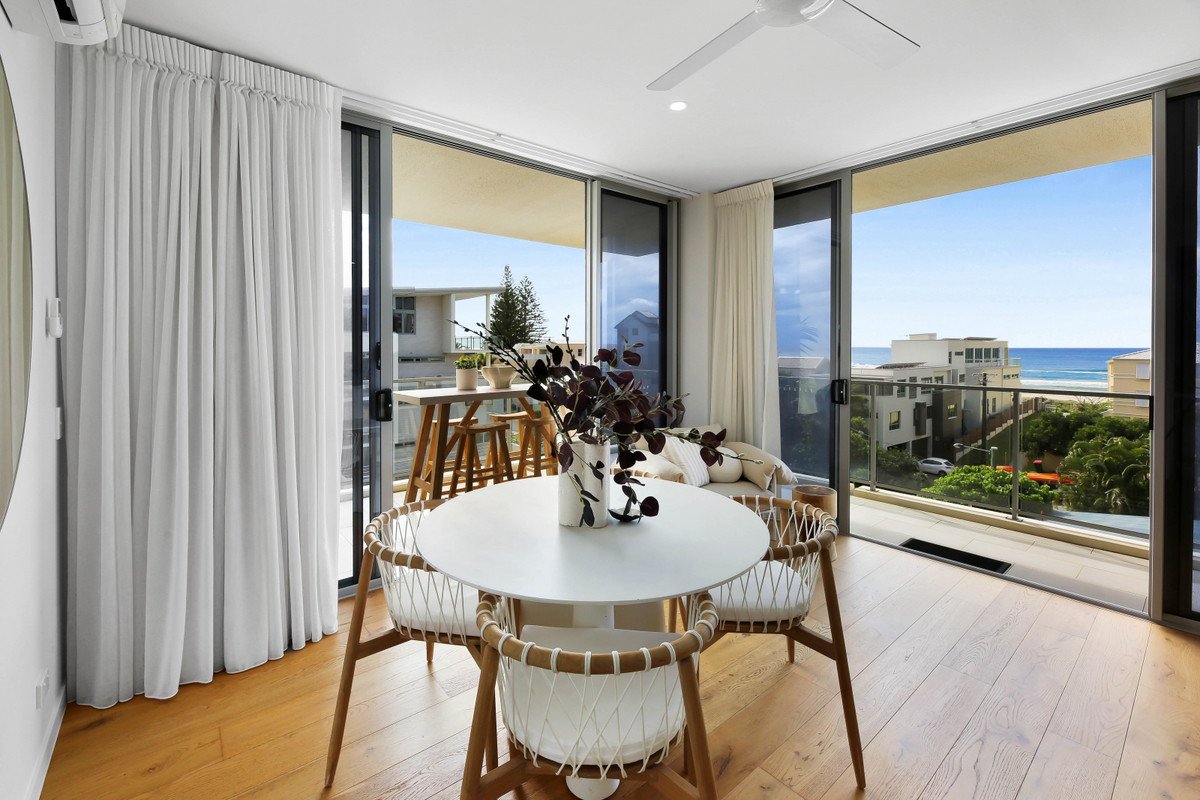 204/10 Third Avenue Palm Beach 1