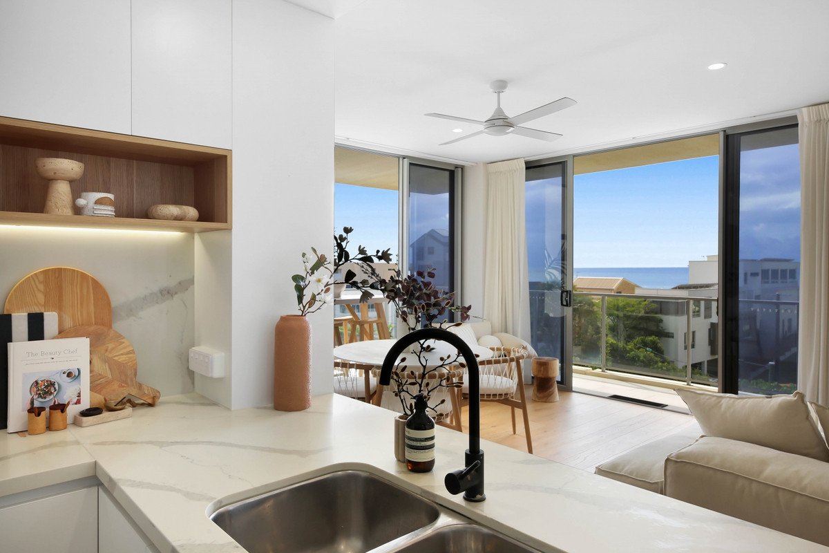 204/10 Third Avenue Palm Beach 7