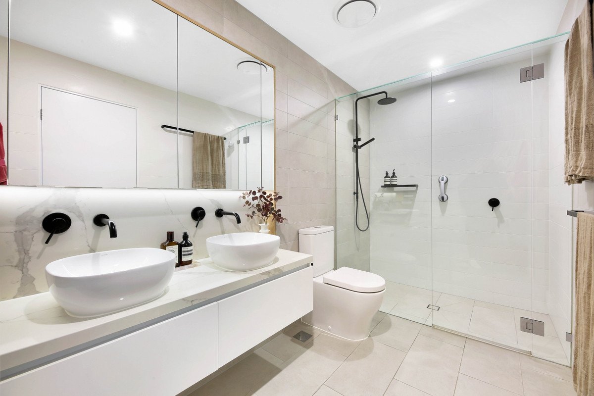 204/10 Third Avenue Palm Beach 14