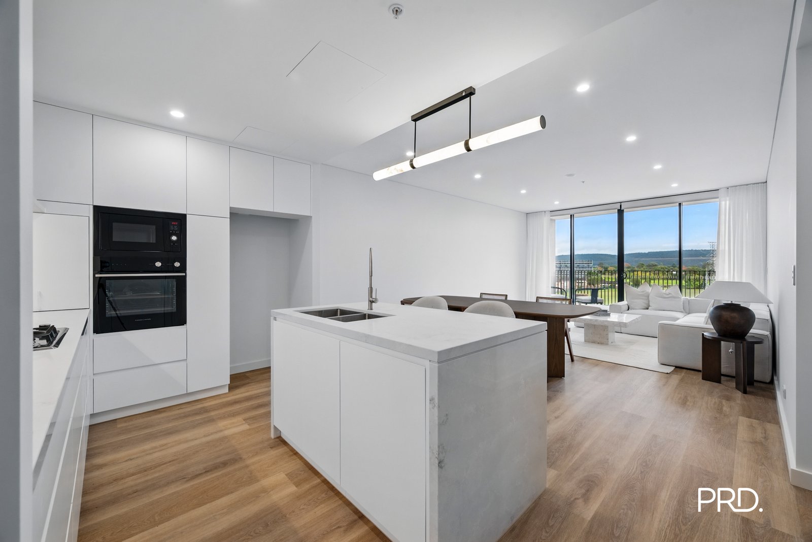 204/10A John Tipping Grove Penrith 2