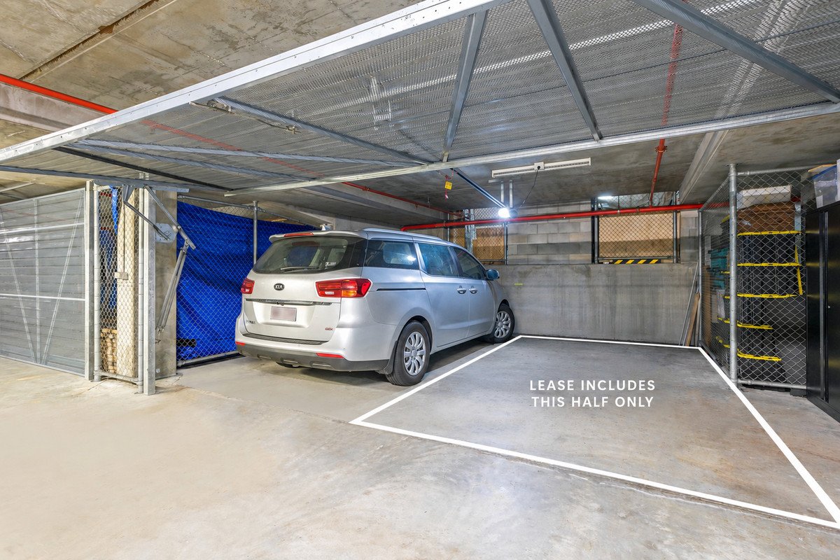 2041/1 Ocean Street BURLEIGH HEADS 10