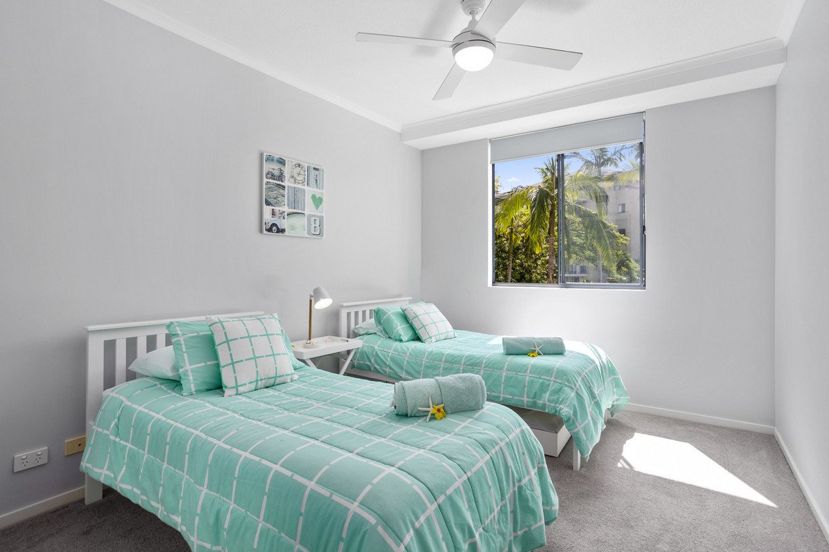 2041/1 Ocean Street BURLEIGH HEADS 9