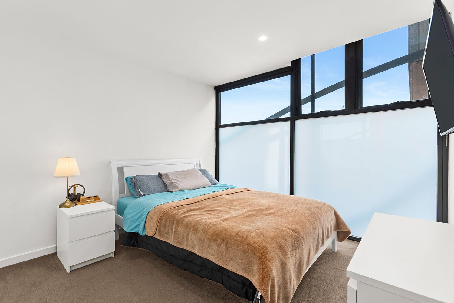 Gallery: 204/111 Inkerman Street