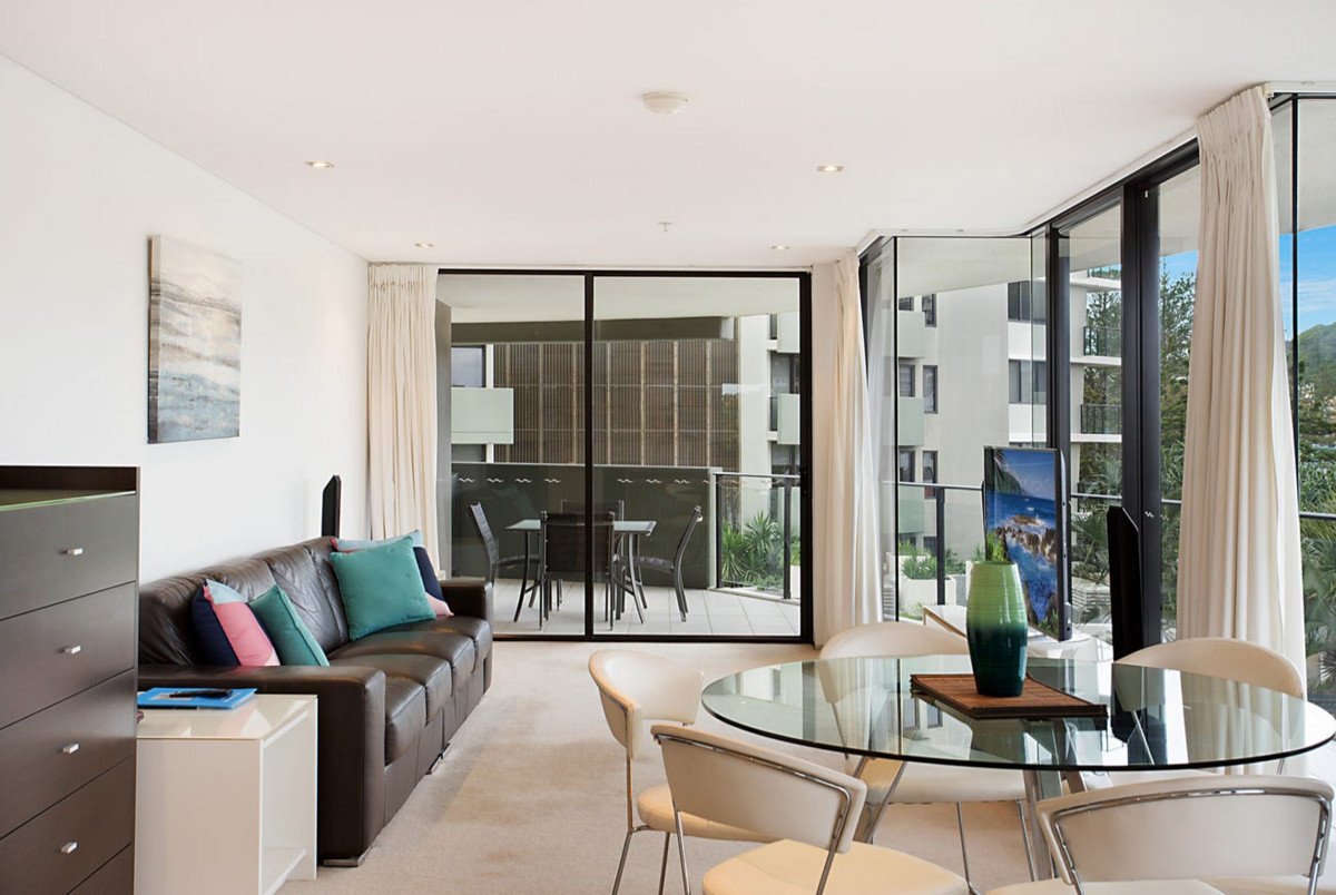 2041/2-14 The Esplanade Burleigh Heads 6