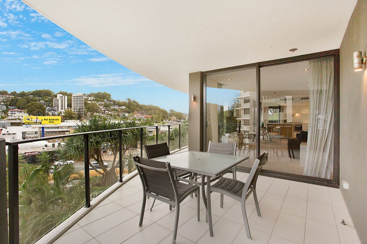2041/2-14 The Esplanade Burleigh Heads 3