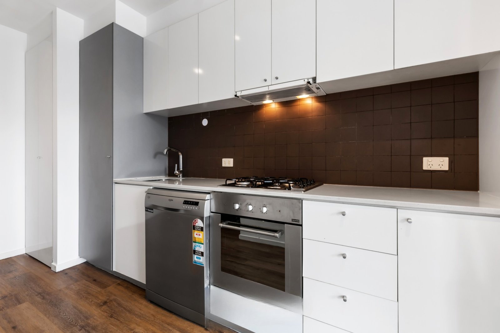 Gallery: 204/163 Inkerman Street