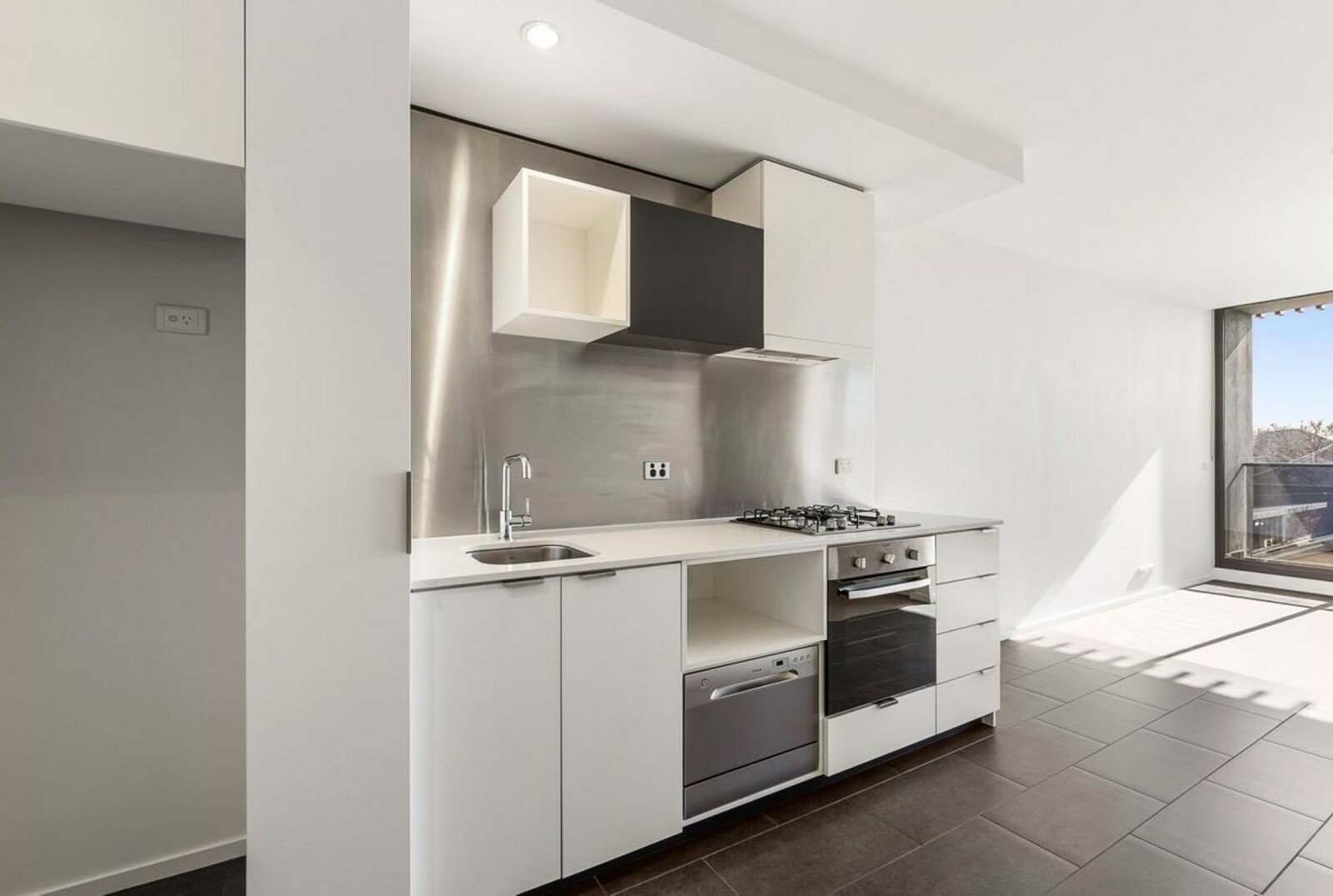 Gallery: 204/19-21 Hanover Street