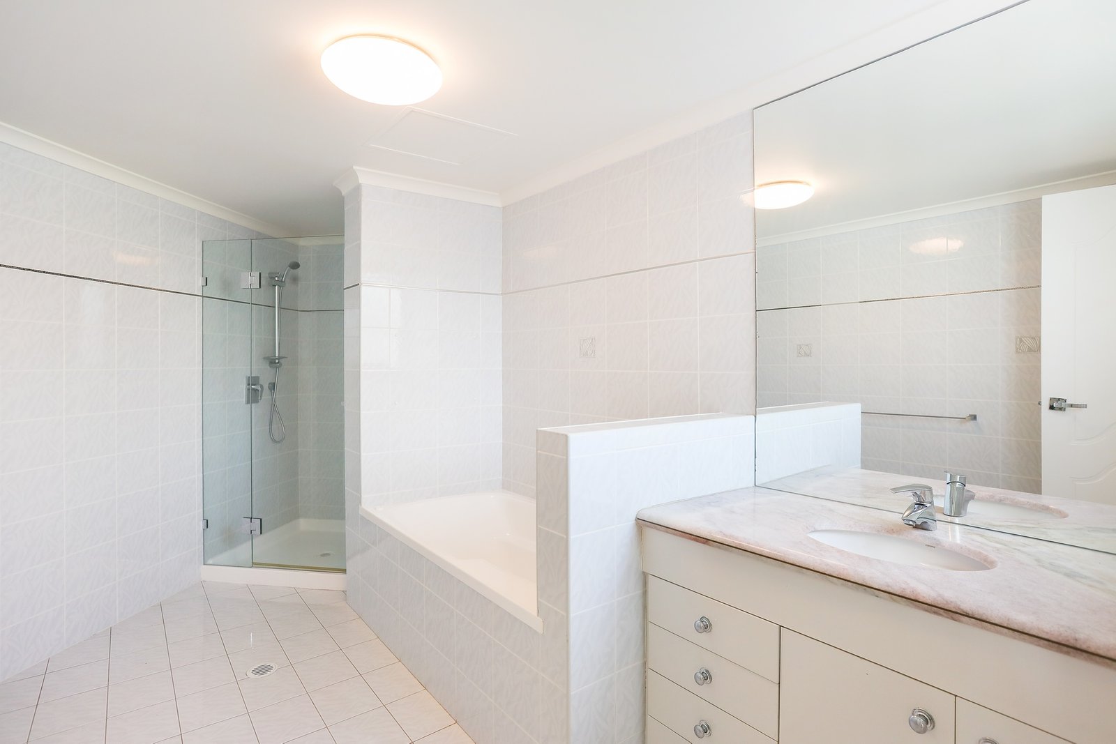 20/41A Broadwater Street RUNAWAY BAY 10