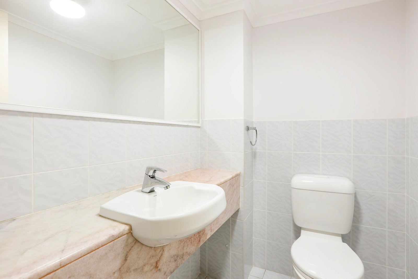 20/41A Broadwater Street RUNAWAY BAY 11