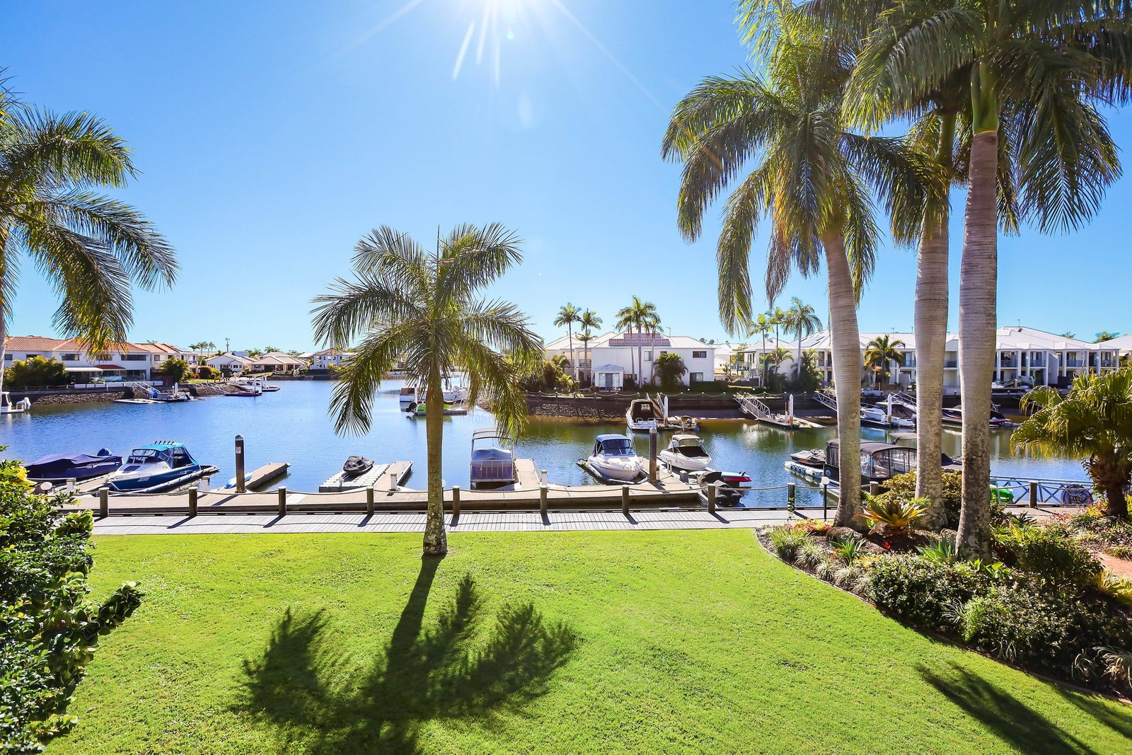 20/41A Broadwater Street RUNAWAY BAY 13