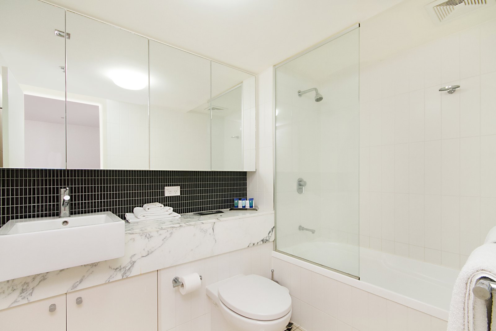 2042/14-22 Stuart Street TWEED HEADS 8