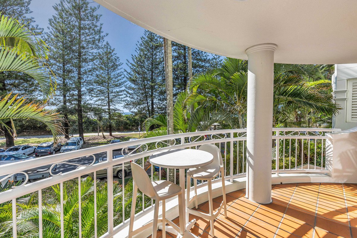 204/220 the Esplanade Burleigh Heads 4