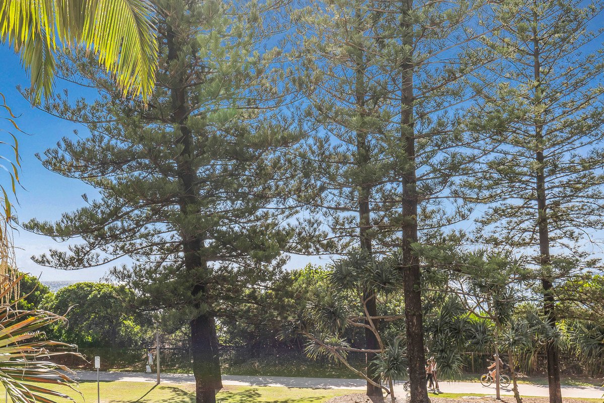 204/220 the Esplanade Burleigh Heads 11