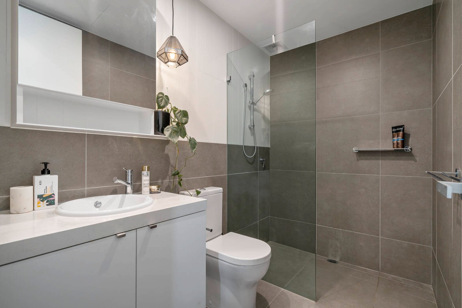 Gallery: 204/226 Bay Road