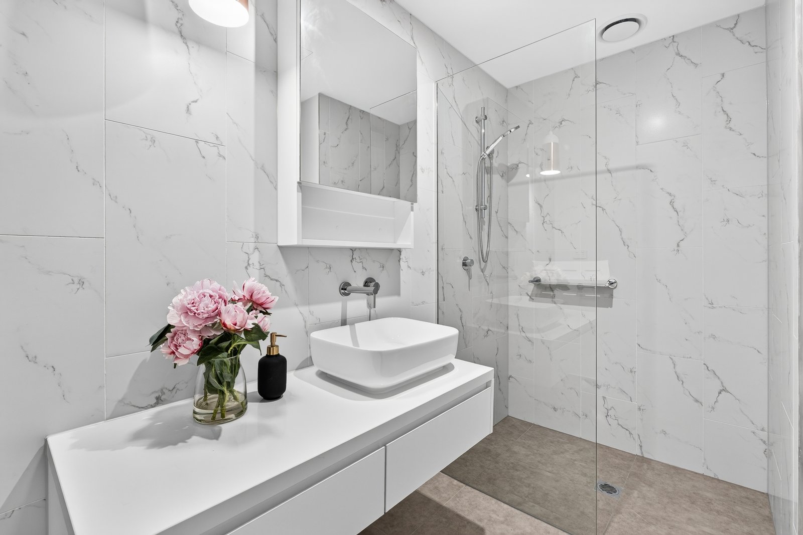 Gallery: 204/253 Neerim Road