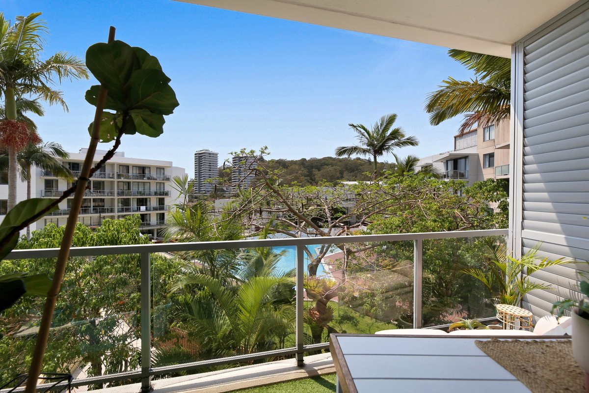 2046/1 Ocean Street BURLEIGH HEADS 5