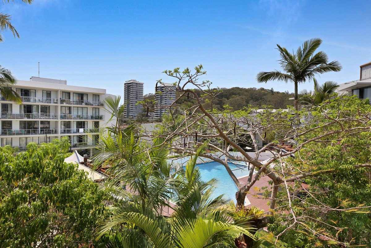 2046/1 Ocean Street BURLEIGH HEADS 6