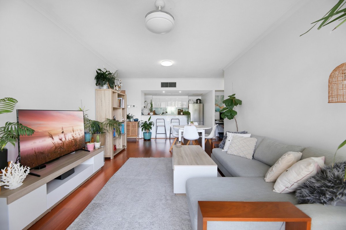 2046/1 Ocean Street BURLEIGH HEADS 7