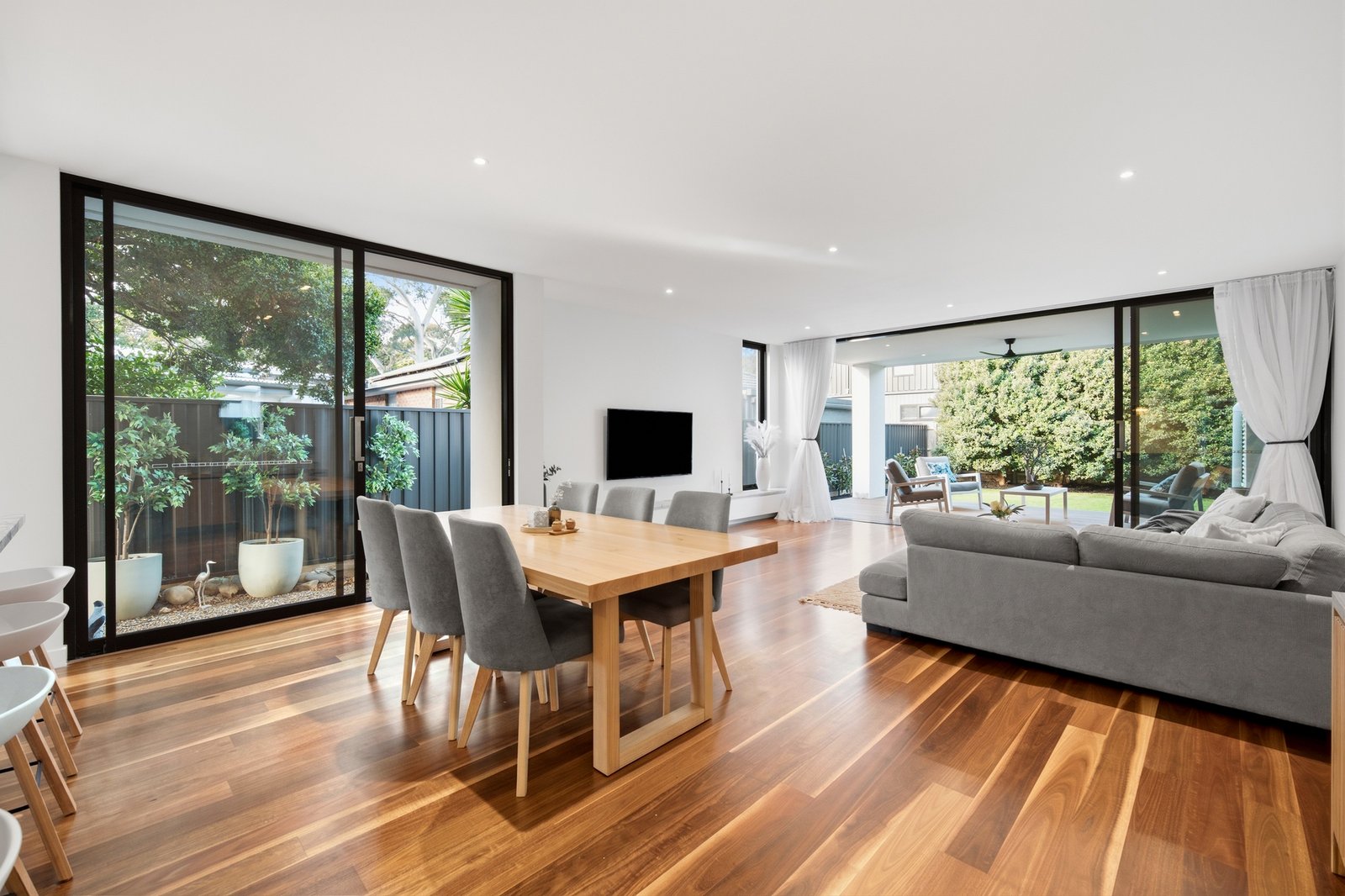 Gallery: 204B Reserve Road