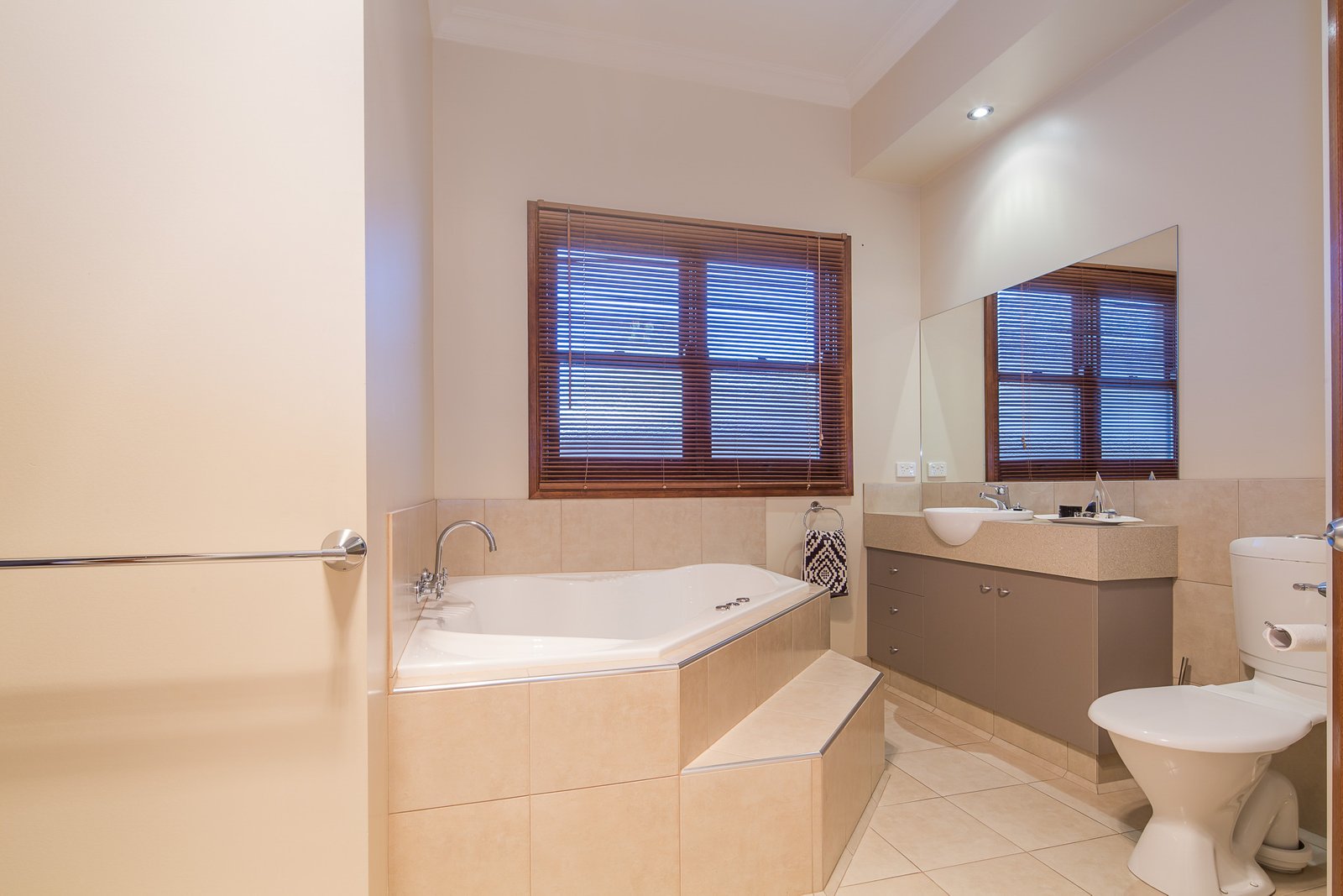 205 Macarthur Street SOLDIERS HILL 12