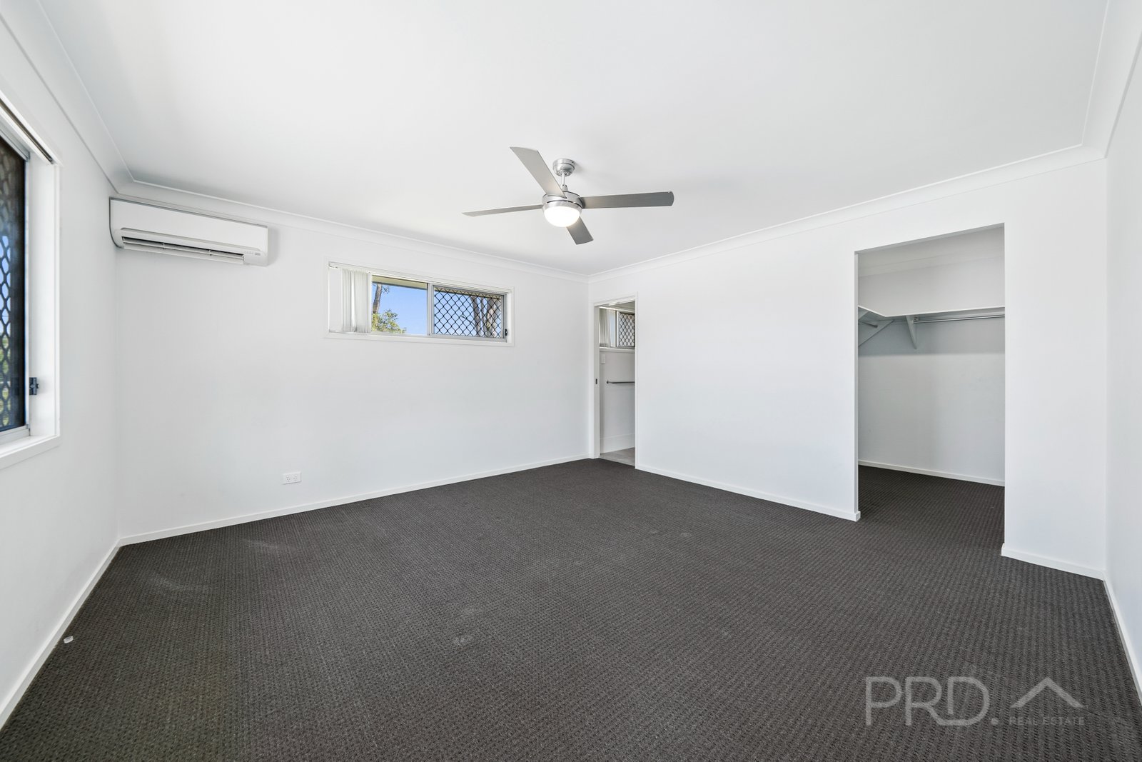 205 QUEEN Street CLEVELAND 6