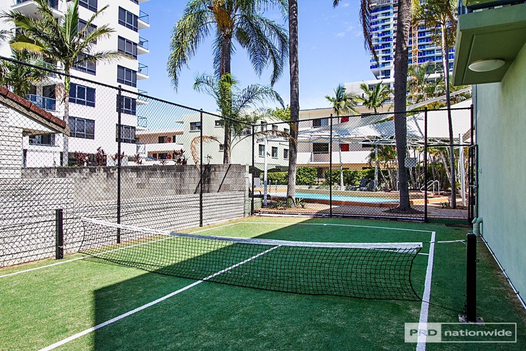 205/132 Marine Parade SOUTHPORT 6