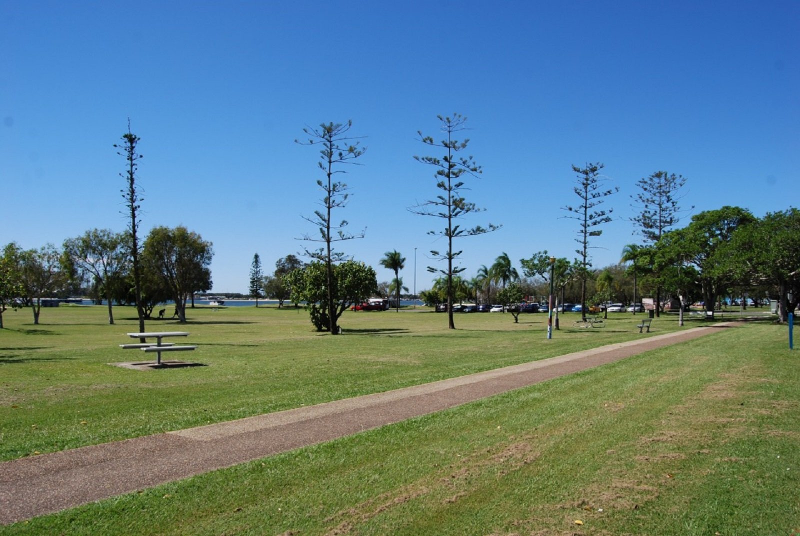 205/132 Marine Parade SOUTHPORT 9