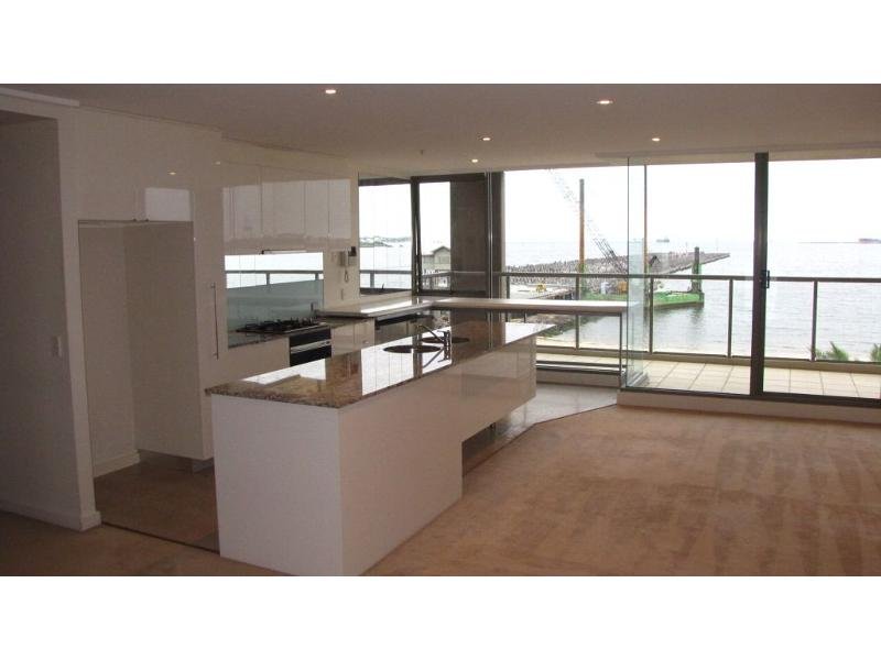 Gallery: 205/147 Beach Street