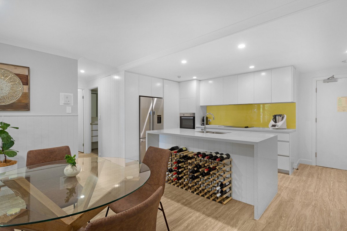 205/220 The Esplanade Burleigh Heads 7