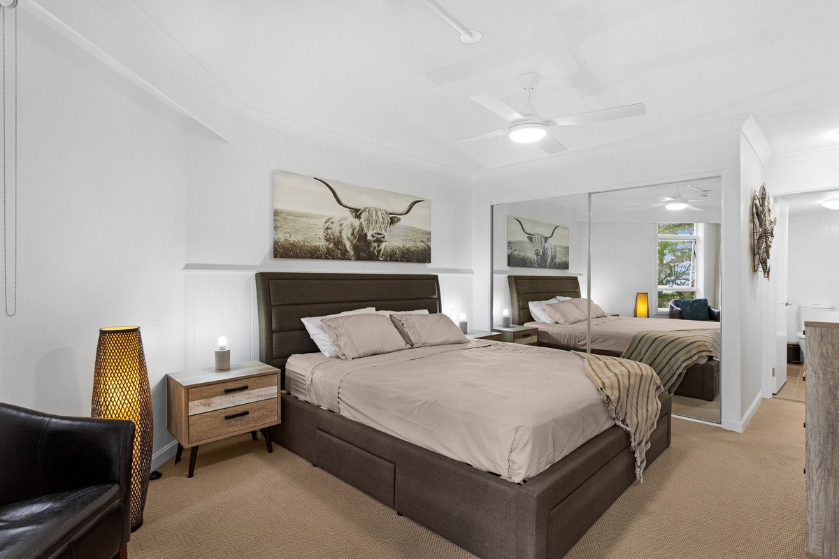 205/220 The Esplanade Burleigh Heads 9