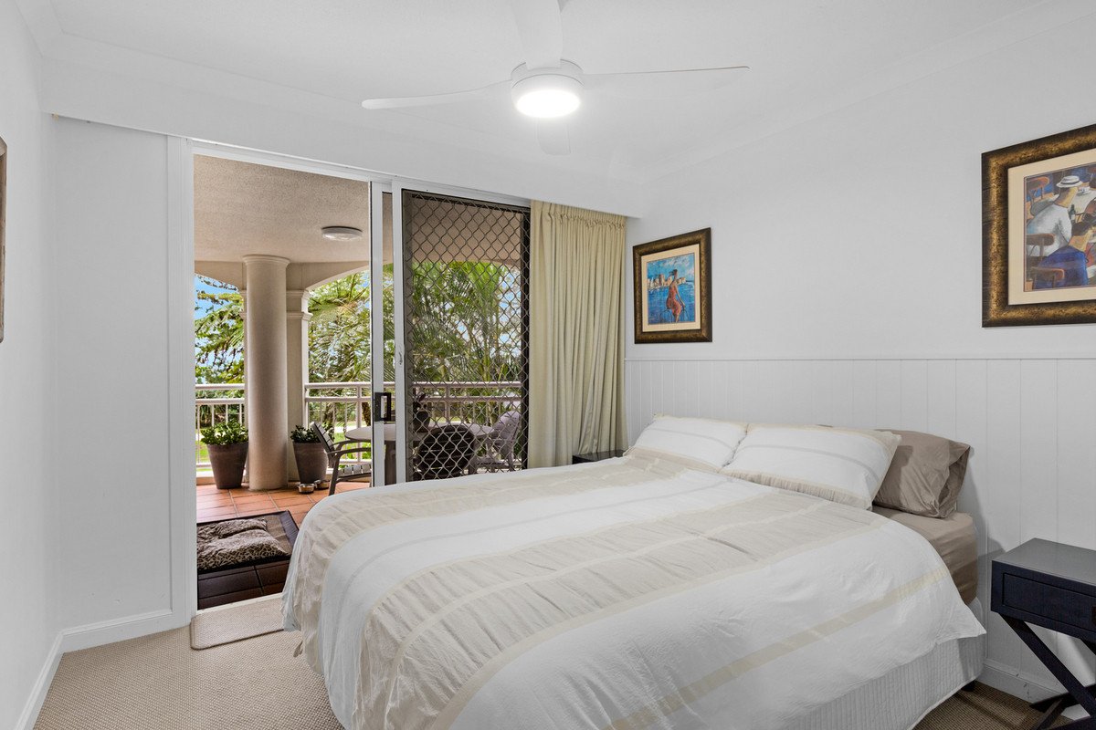 205/220 The Esplanade Burleigh Heads 11