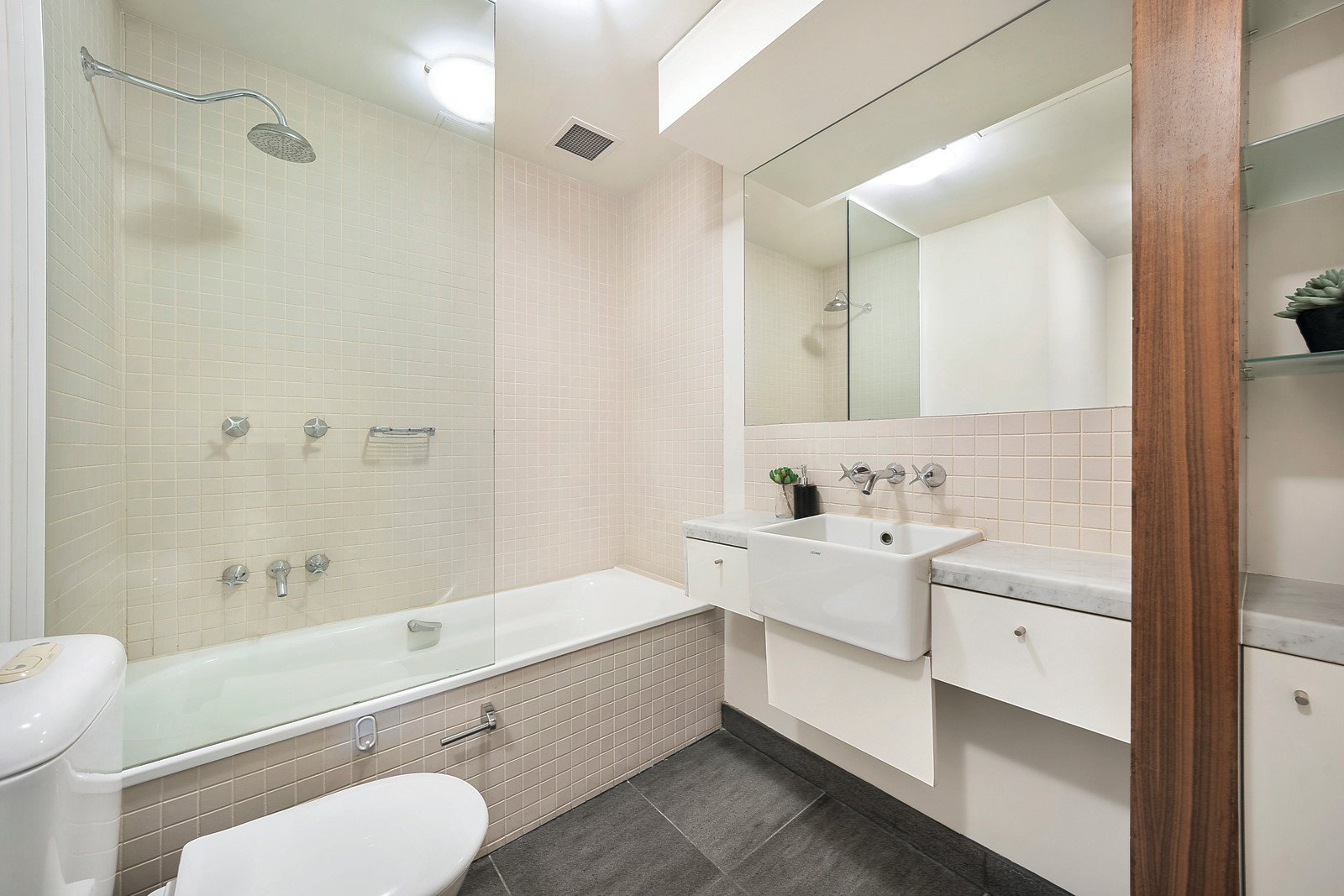 205/334 Toorak Road, South Yarra, VIC