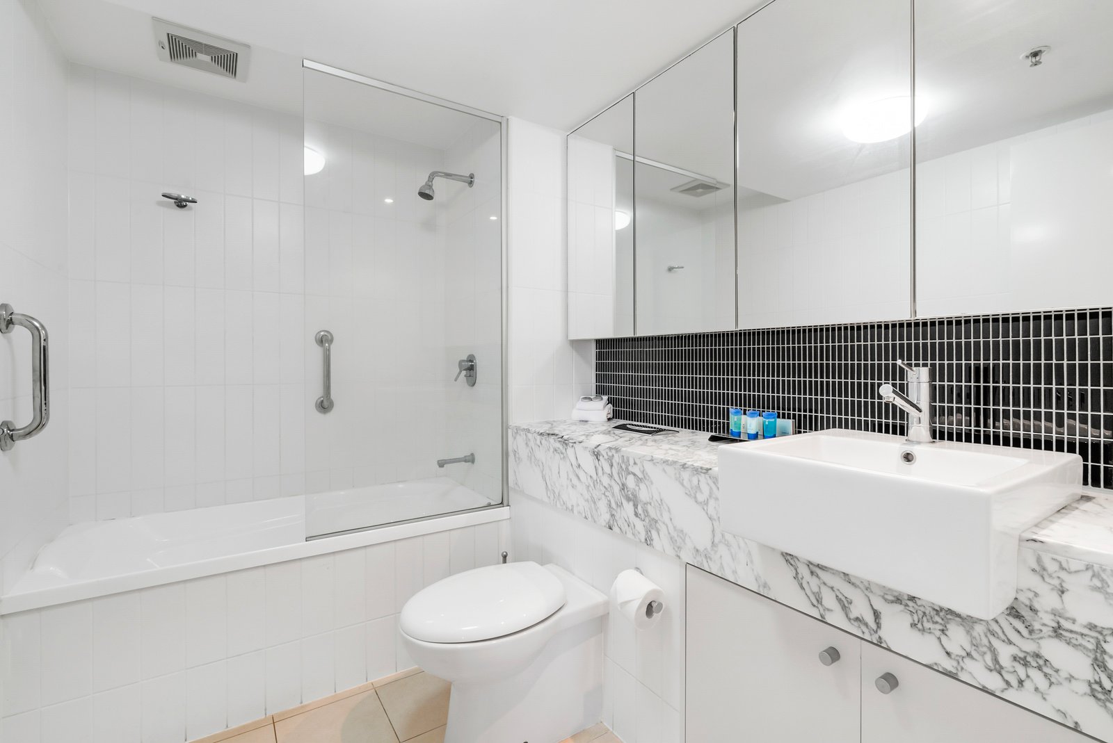 2054/14-22 Stuart Street TWEED HEADS 9